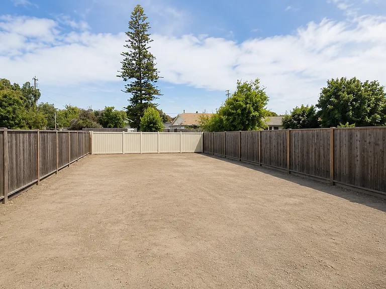 24488 Mohr Dr — Photo 37