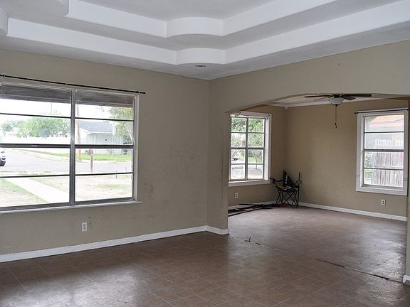 2nd image of 2104 Spicewood Dr