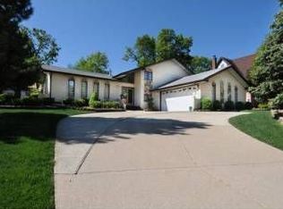 8919 W 100th St, Palos Hills, IL 60465