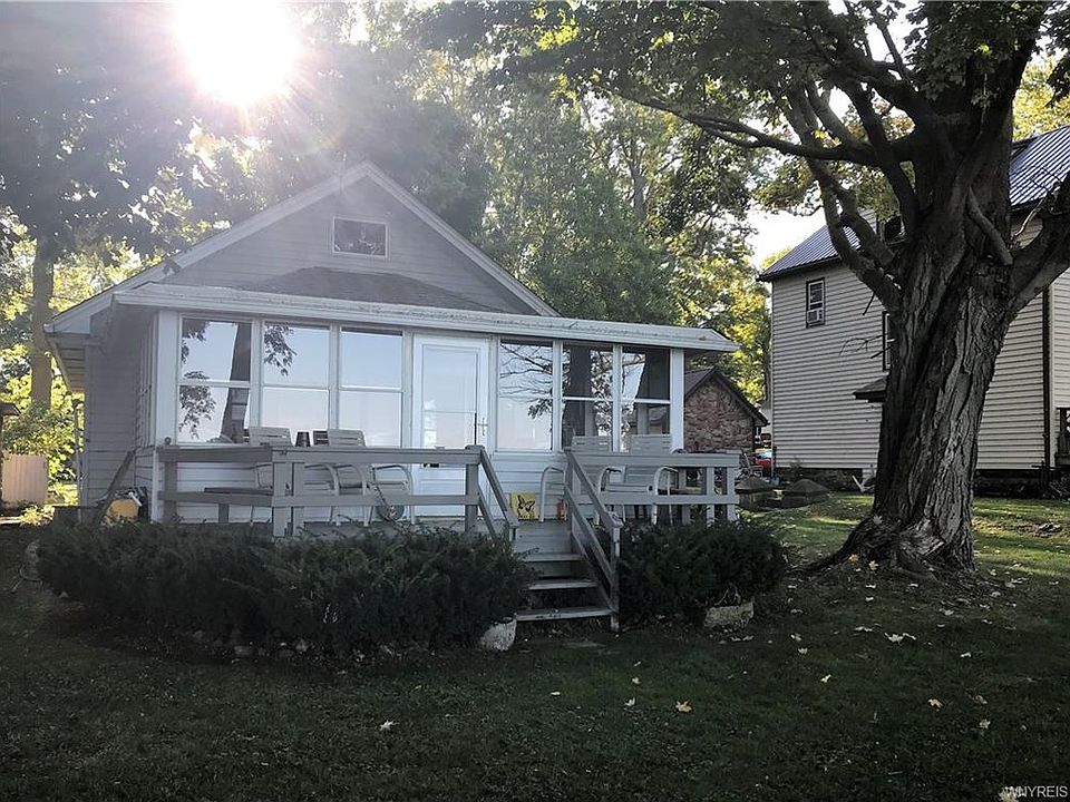 1st image of 9666 Oak Grove Dr