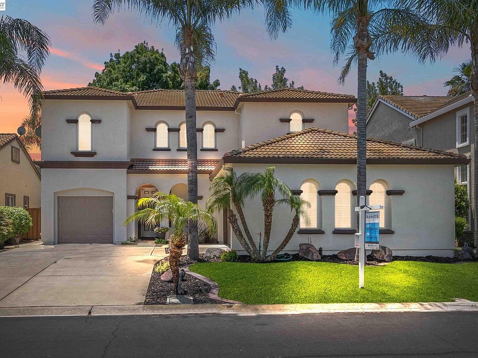 1st image of 2466 Yosemite Way