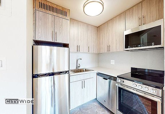 2nd image of 230 E 30th St #13W