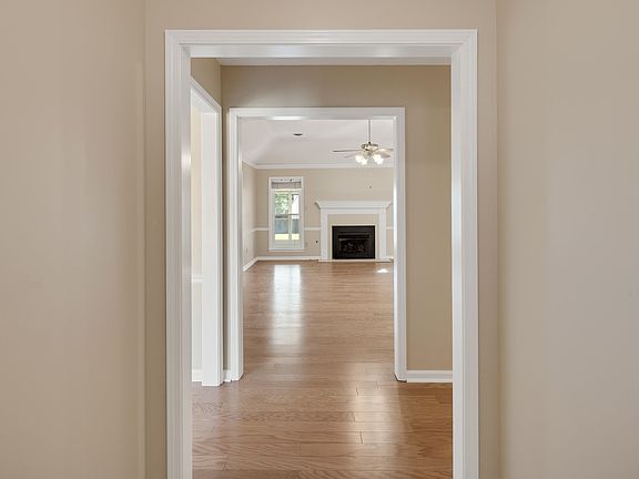 4th image of 224 Bradford Trl