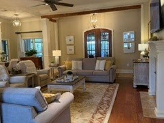 4th image of 1006 Heritage Dr