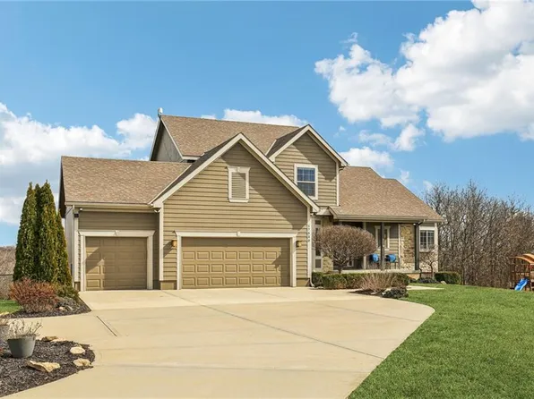 17530 254th St, Tonganoxie, KS 66086