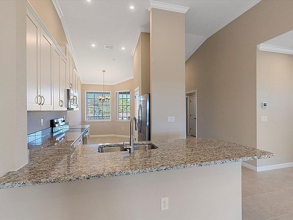 5th image of 12410 Osorio Ct #101
