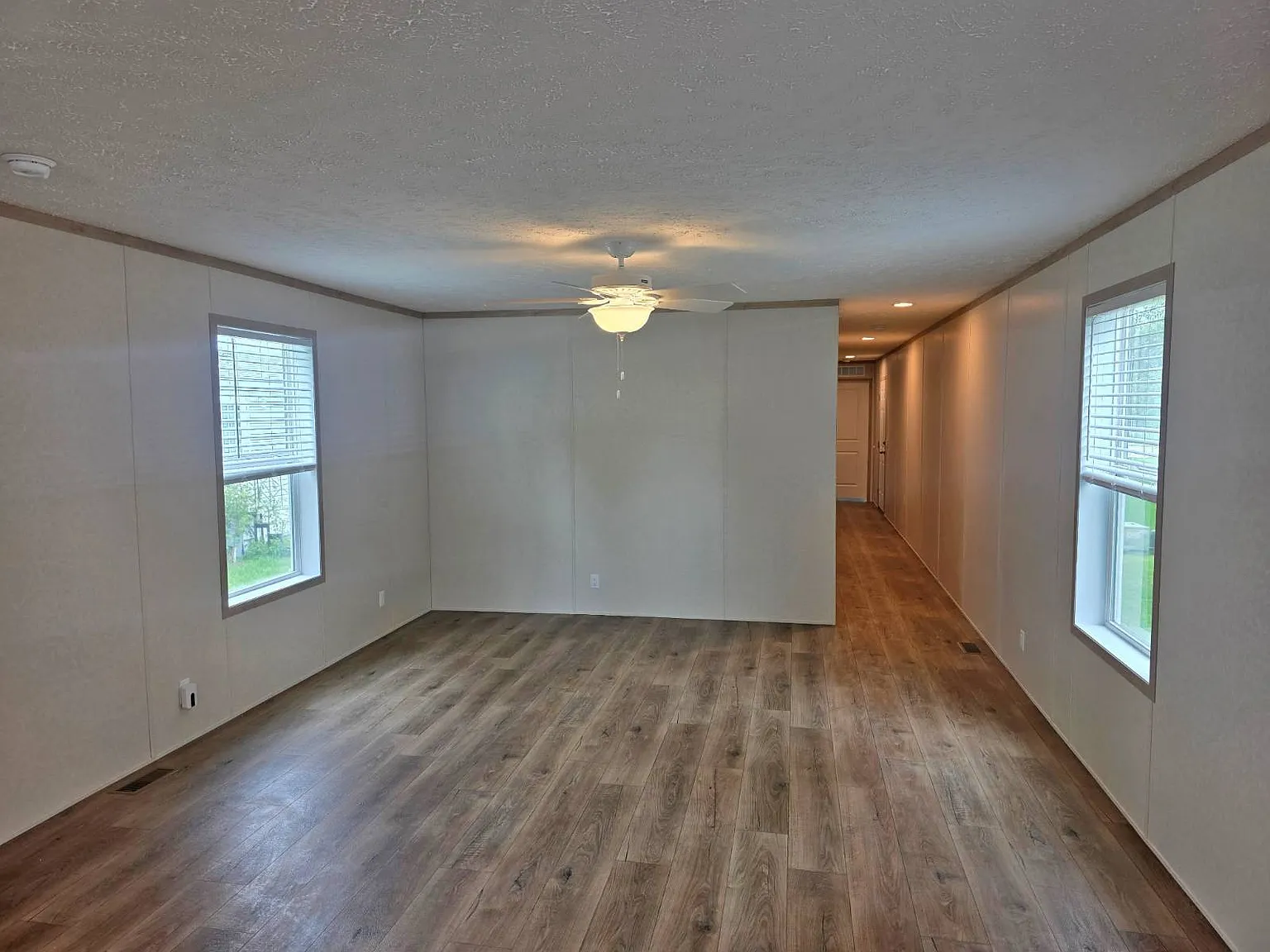 3 bed, 2.0 bath, 1140 sqft, $1,500 — Photo 2