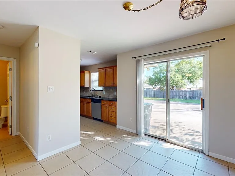 2407 Pintail Loop — Photo 4