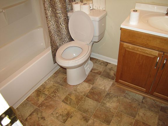 3rd image of 35 King Arthur Ct