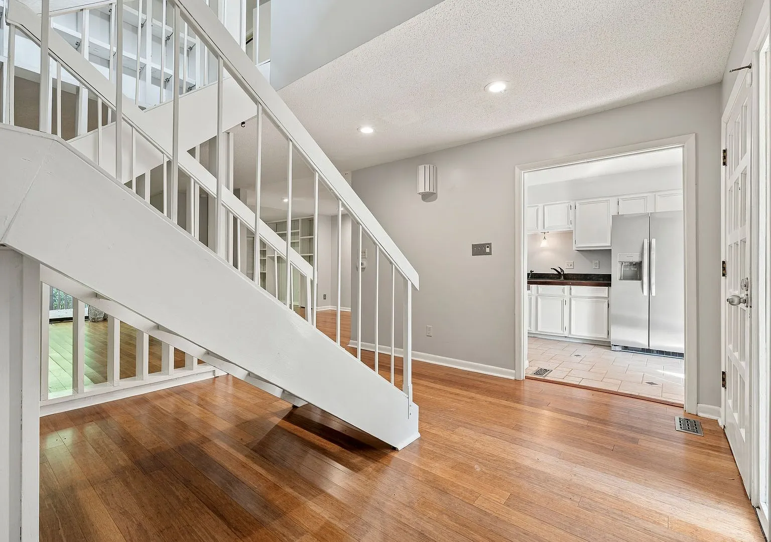 Fall Special $500 Off Your First Full Month! Spacious 3-Bedroom End Unit In Five Oaks | Durham, Nc — Photo 3
