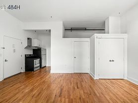 484 Humboldt St