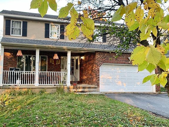 3rd image of 131 Hillcrest Ave