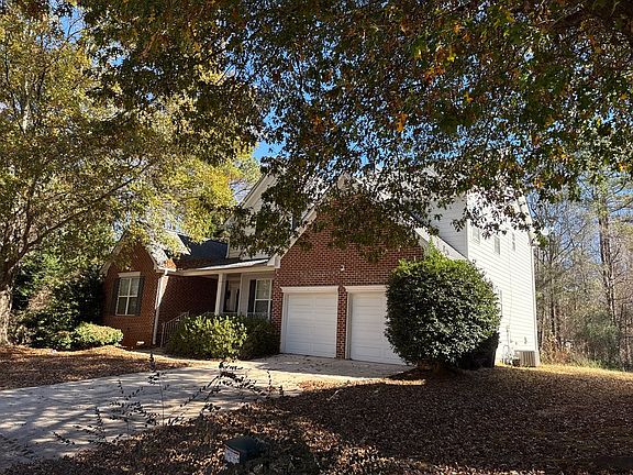 2nd image of 900 Buckhorn Bnd