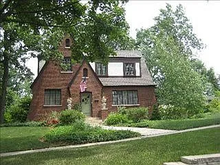 209 S Oak St photo 1