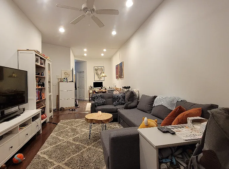 416 2nd St #1R — Photo 1