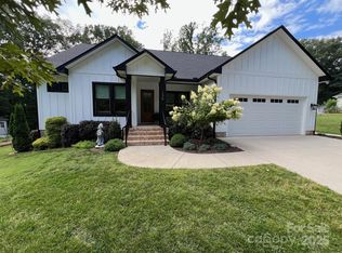 126 Redbud Ln, Troutman, NC 28166