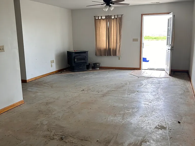 593 N 220th Rd — Photo 22