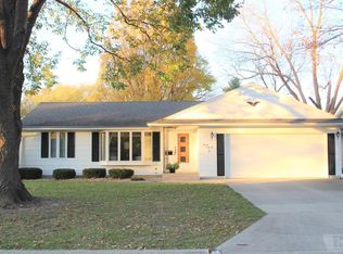 1162 Eastmoor Dr, Mason City, IA 50401