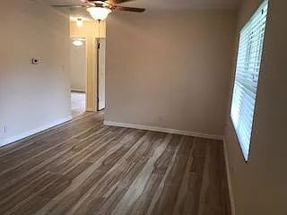2215 Forest Dr — Photo 13