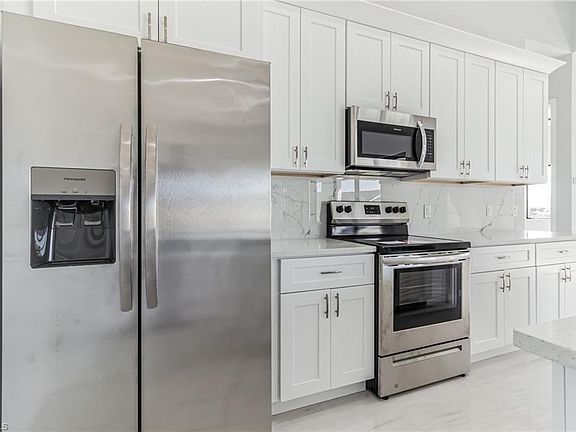 5th image of 427 NW 7th AVE