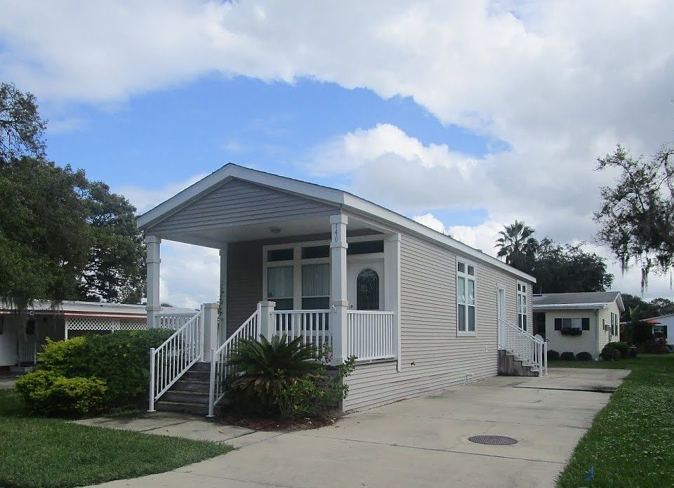 1st image of 140 Forest Dr