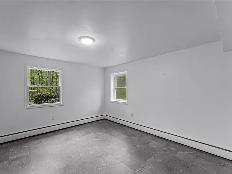 1674 High Point Ln — Photo 11