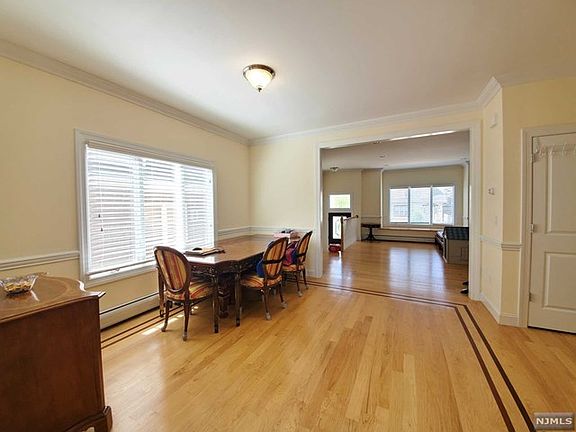 4th image of 720 Hillside Ave #720