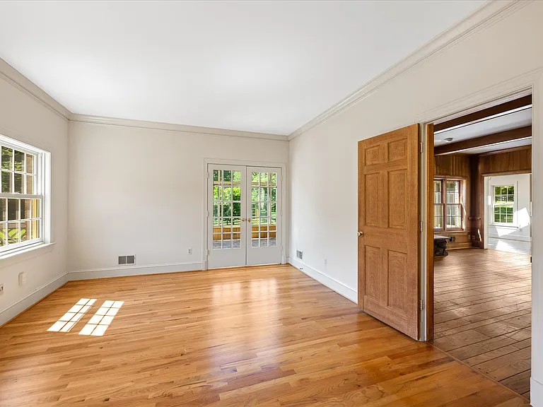1051 Kelso Rd — Photo 5