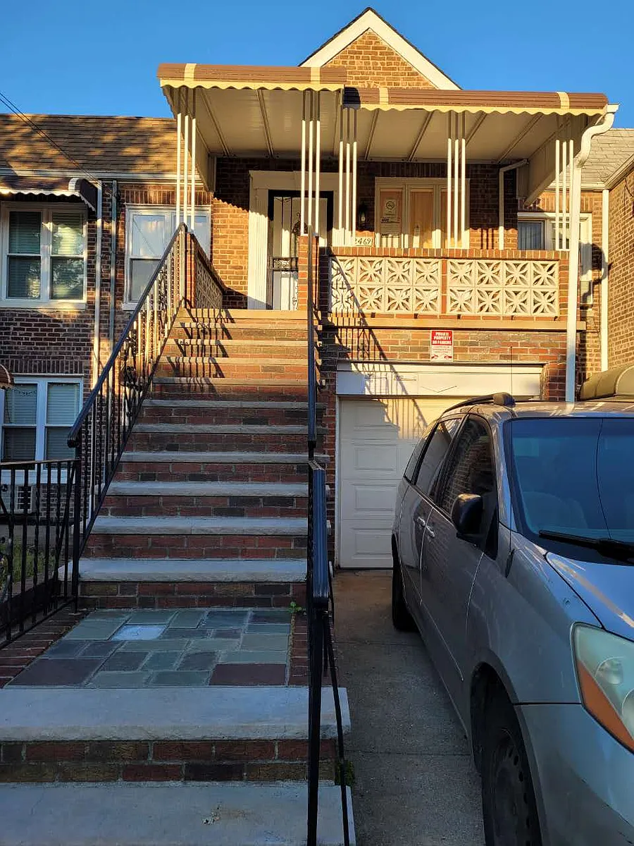Building Photo - 2469 E 28th St #2B