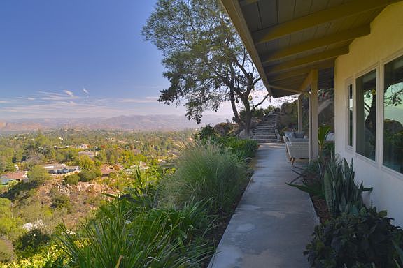 5th image of 4810 Mount Helix Dr