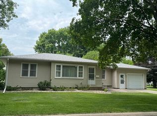 601 I St, Charles City, IA 50616
