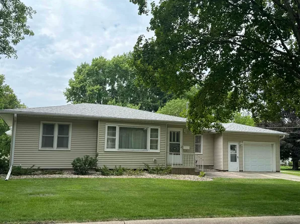 601 I St, Charles City, IA 50616
