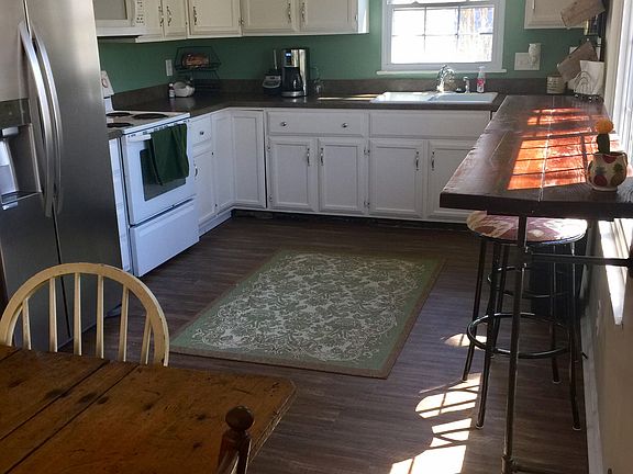 4th image of 7500 Greenbriar Dr