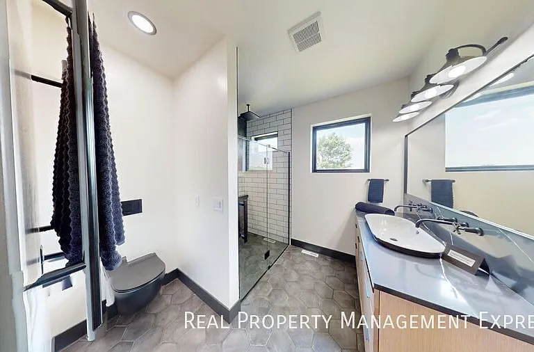 313 N Red Spruce Ave — Photo 19