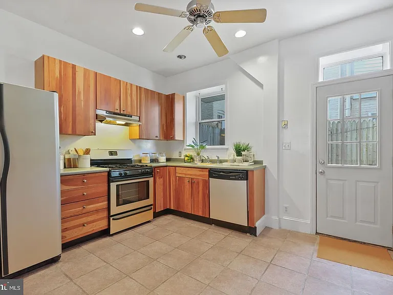 1528 Covington St — Photo 10