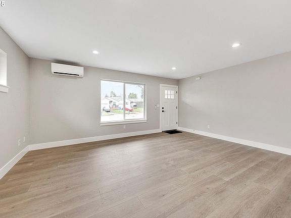 5th image of 3401/3403 N Grand Blvd