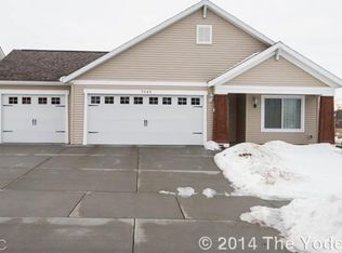 7592 Hometown Ct SE, Caledonia, MI 49316