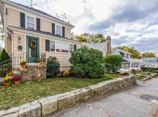 23 Chapel St, Gloucester, MA 01930