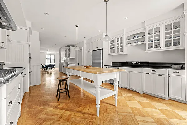 Sold by Corcoran | media 6