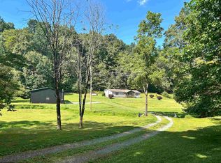 639 Burns Farm Rd, Grafton, WV 26354