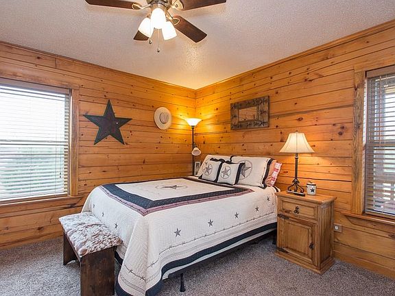 3rd image of 463 Admiral Dr