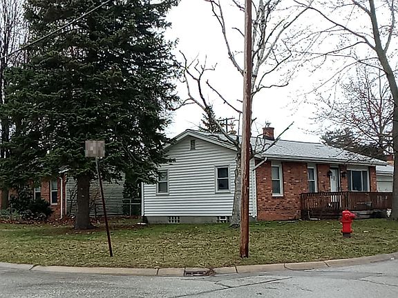 3rd image of 2219 Elmwood St