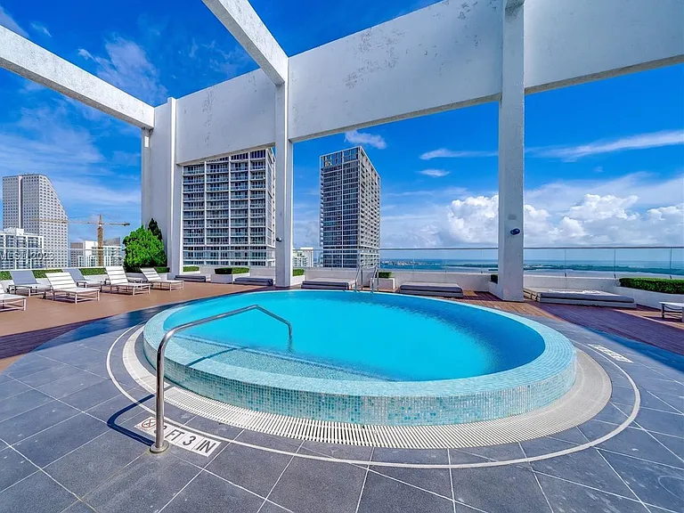 500 Brickell Ave #1707 — Photo 7