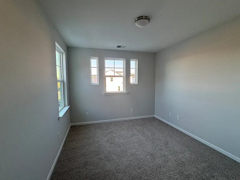 240 Brookline Dr — Photo 16