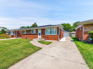 24602 Rosalind Ave, Eastpointe, MI 48021