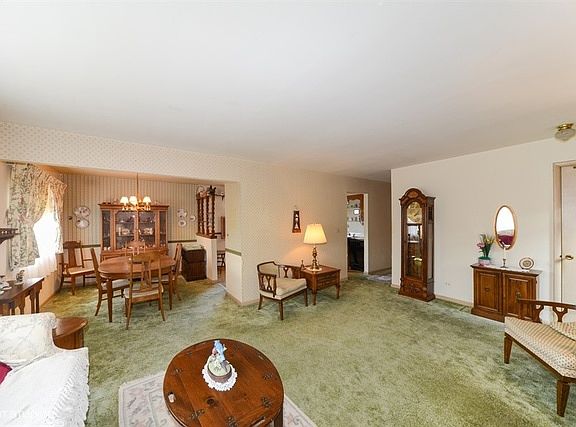 3rd image of 9948 Eden Ave