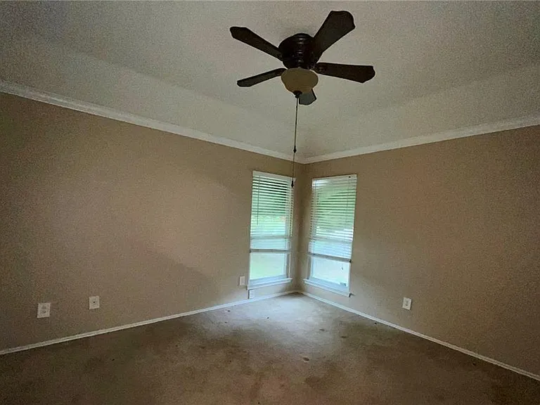 16508 Framingham Cir — Photo 10