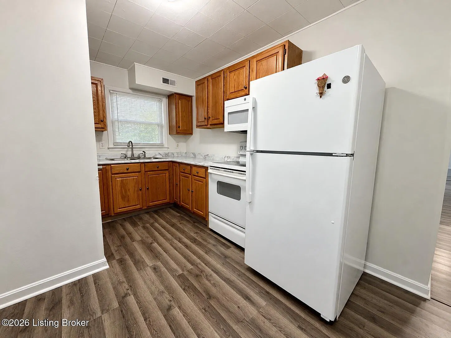 2 bed, 1.0 bath, 750 sqft, $1,100 — Photo 3