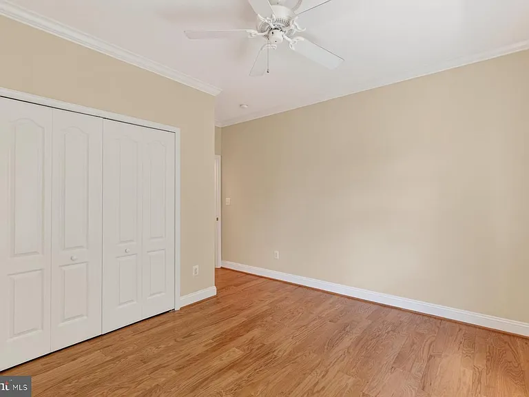 2111 Ganton Grn #208E — Photo 22