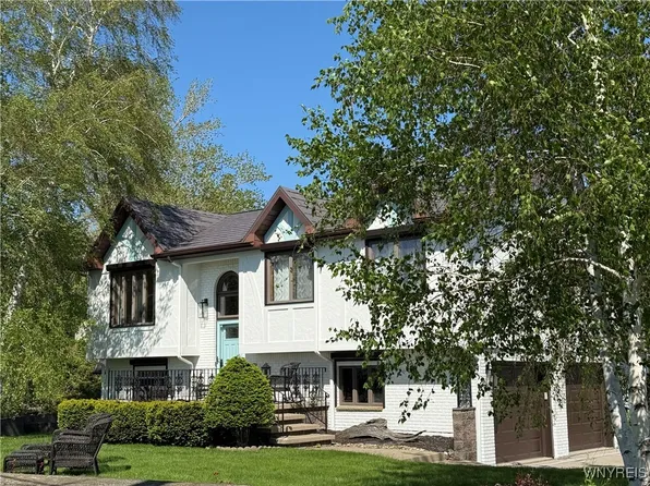 211 S Shore Dr, Buffalo, NY 14219